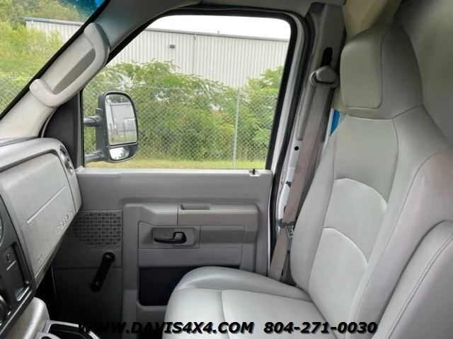 2011 Ford Econoline Van - Image 14 of 31