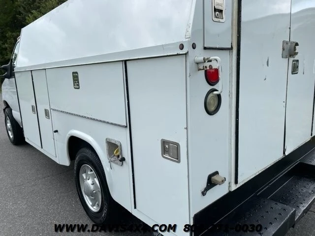 2011 Ford Econoline Van - Image 29 of 31