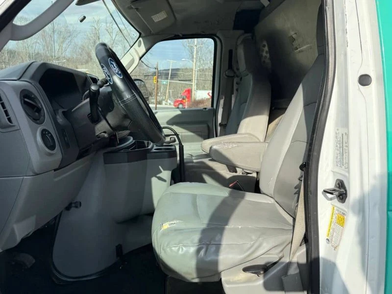 2011 Ford Econoline Van - Image 11 of 12