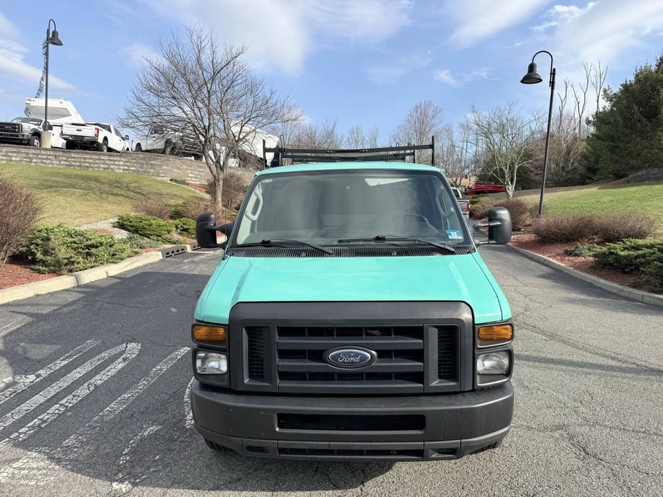 2011 Ford Econoline Van - Image 9 of 18