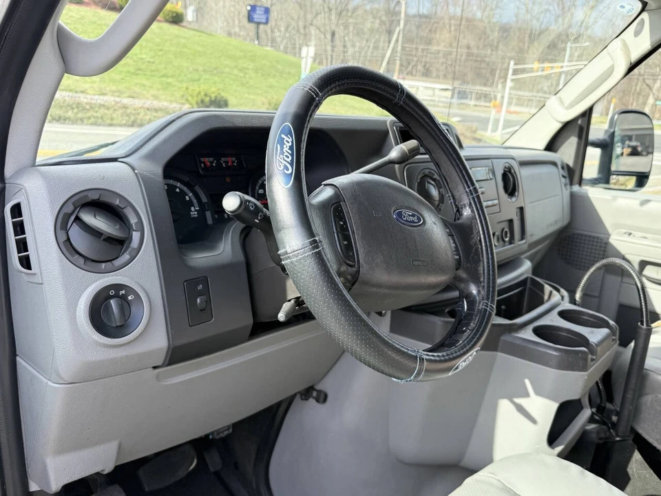 2011 Ford Econoline Van - Image 12 of 17