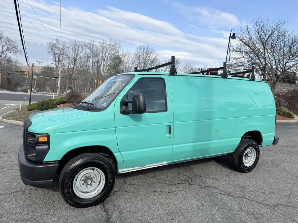 2011 Ford Econoline Van - Image 3 of 18