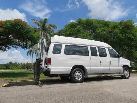 2011 Ford E-350 Super Duty Extended Cargo Van