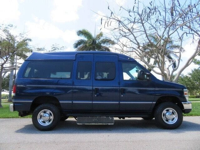 2011 Ford Econoline Van - Image 10 of 12