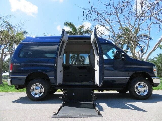 2011 Ford Econoline Van - Image 2 of 12