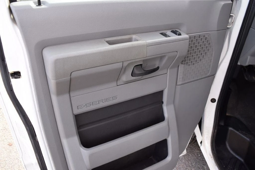 2011 Ford Econoline Van - Image 22 of 27