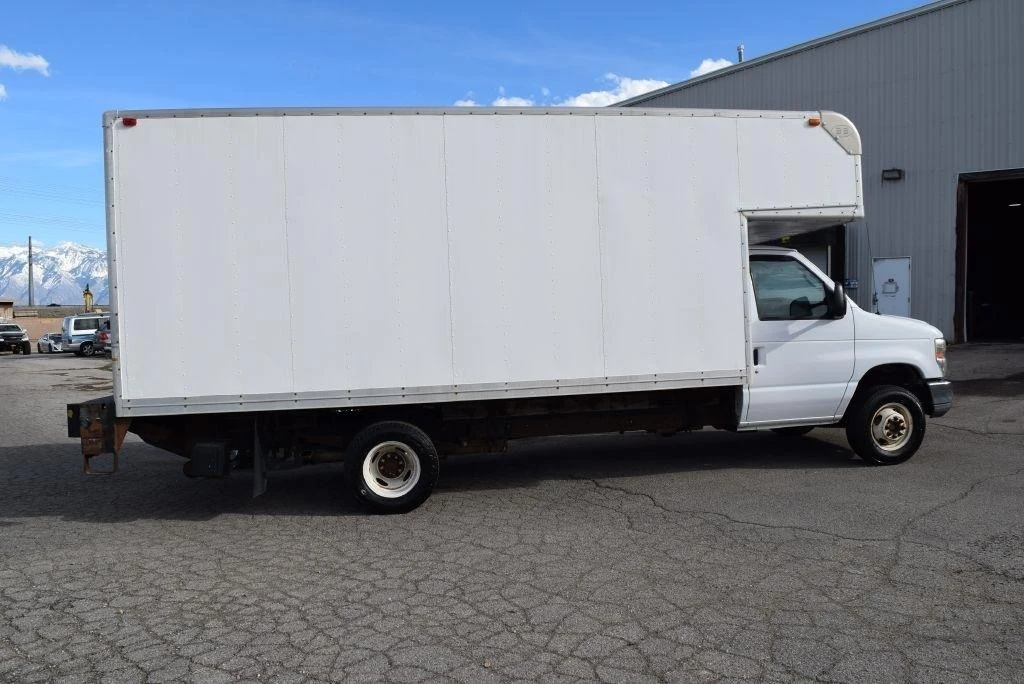 2011 Ford Econoline Van - Image 9 of 27