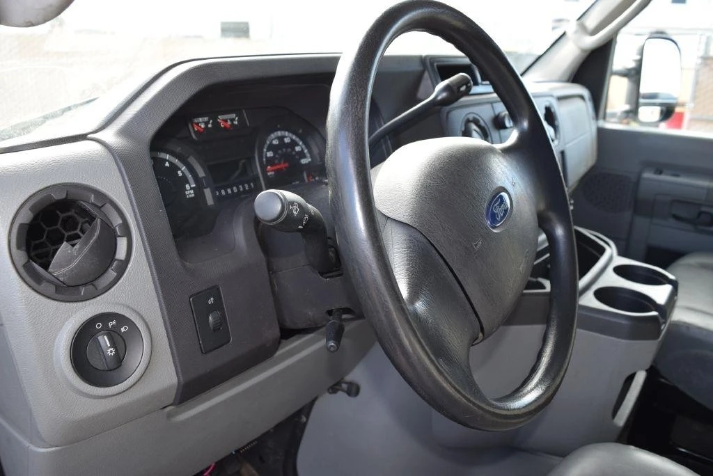 2011 Ford Econoline Van - Image 23 of 27