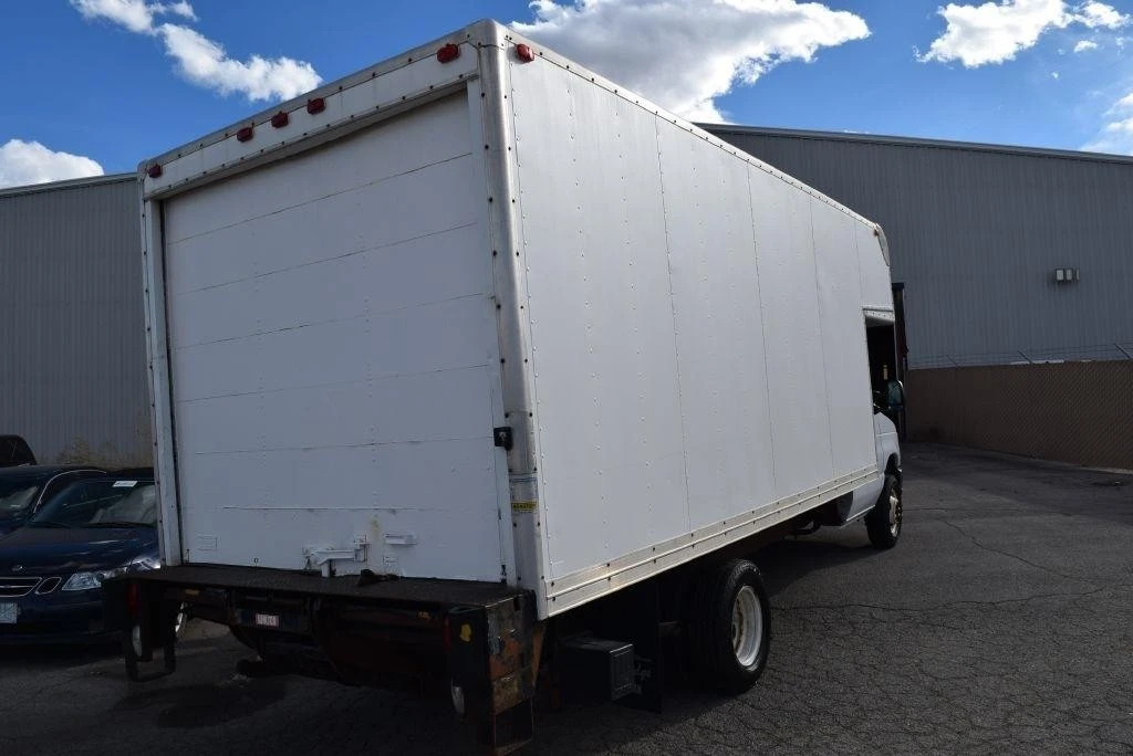 2011 Ford Econoline Van - Image 8 of 27