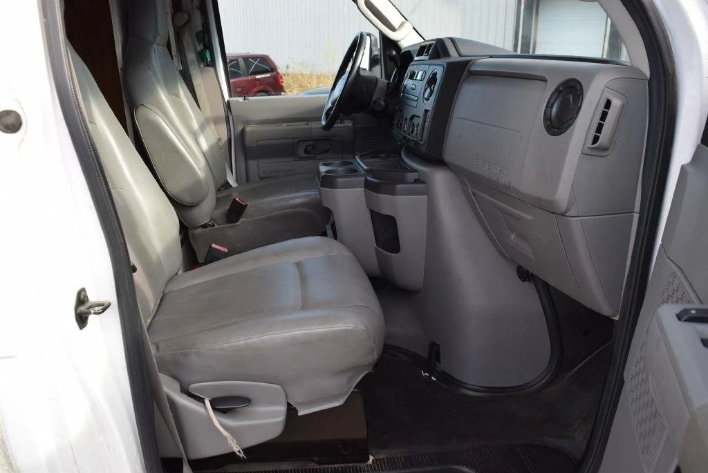 2011 Ford Econoline Van - Image 19 of 27
