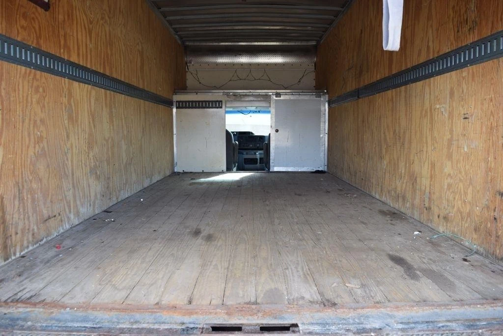 2011 Ford Econoline Van - Image 17 of 27