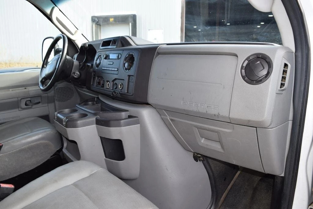 2011 Ford Econoline Van - Image 20 of 27
