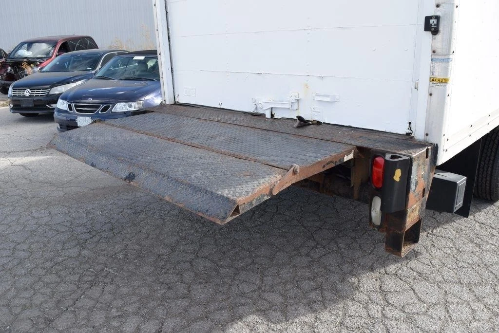 2011 Ford Econoline Van - Image 16 of 27