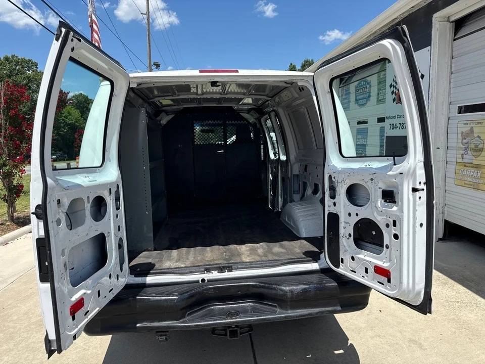 2011 Ford Econoline Van - Image 8 of 16