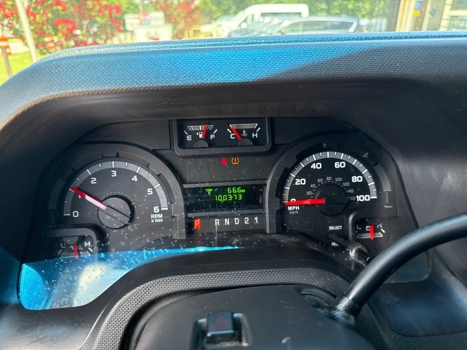 2011 Ford Econoline Van - Image 13 of 16