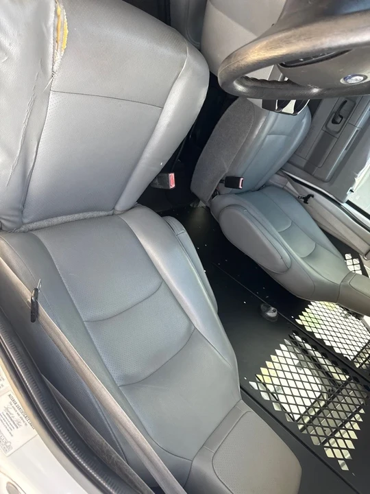 2011 Ford Econoline Van - Image 11 of 16