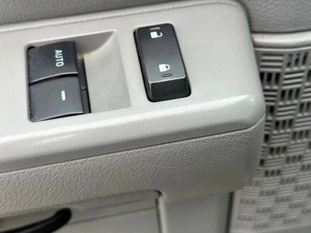 2011 Ford Econoline Van - Image 17 of 21