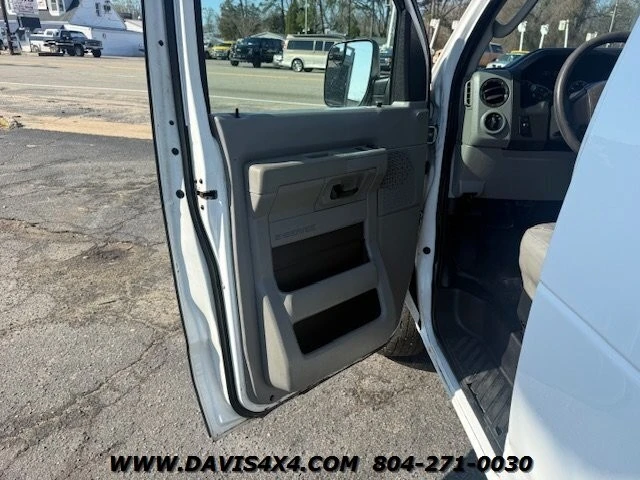 2011 Ford Econoline Van - Image 12 of 28