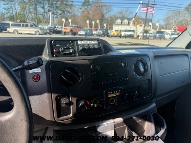 2011 Ford Econoline Van - Image 15 of 28