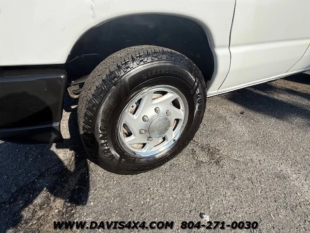 2011 Ford Econoline Van - Image 10 of 28