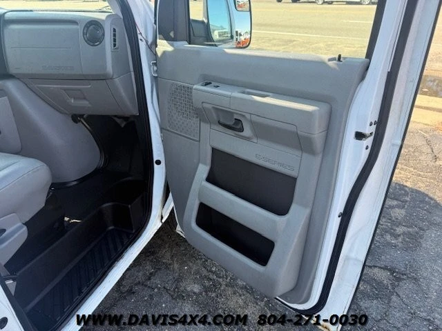 2011 Ford Econoline Van - Image 16 of 28