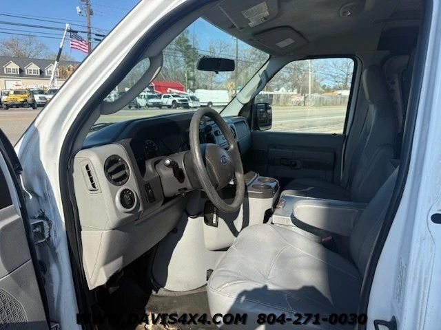 2011 Ford Econoline Van - Image 13 of 28