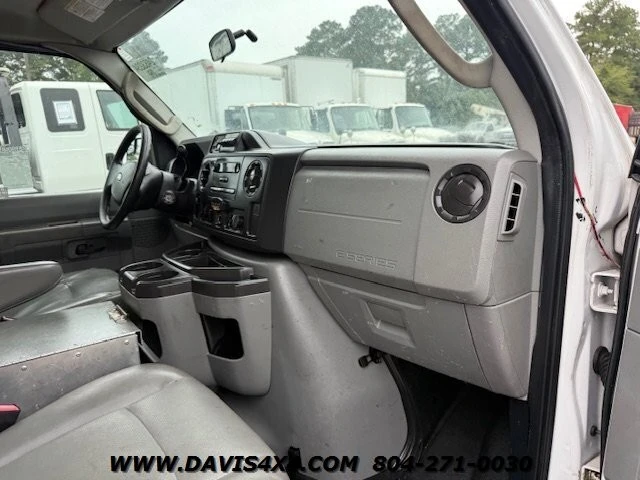 2011 Ford Econoline Van - Image 9 of 12