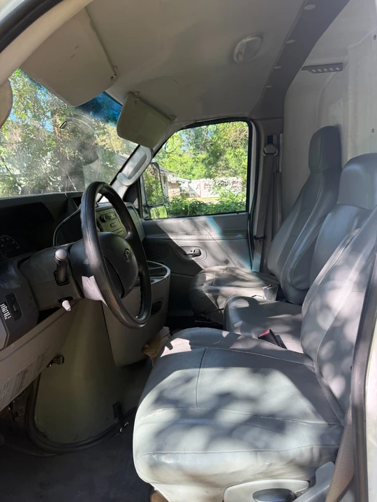 2011 Ford Econoline Van - Image 5 of 7