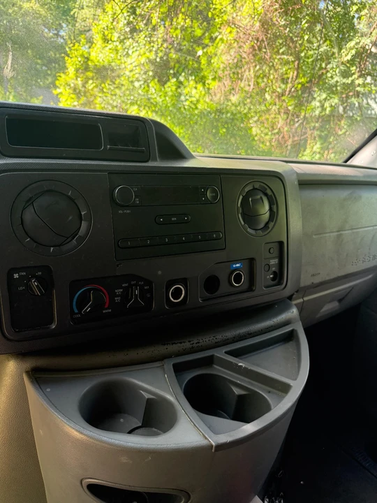 2011 Ford Econoline Van - Image 6 of 7