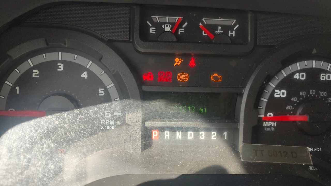 2011 Ford Econoline Van - Image 10 of 14