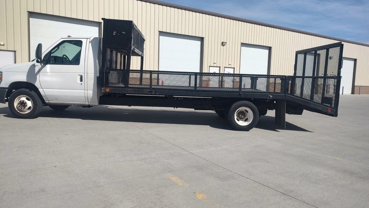2011 Ford Econoline Van - Image 4 of 14