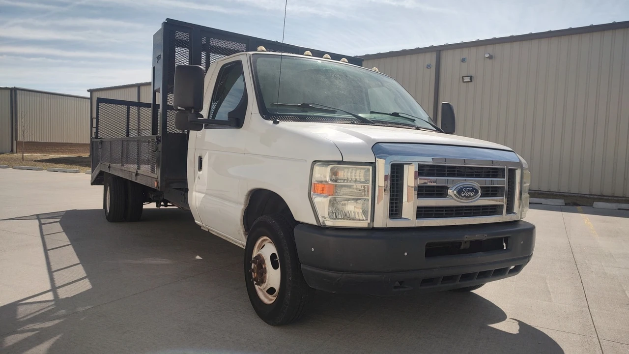 2011 Ford Econoline Van - Image 3 of 14
