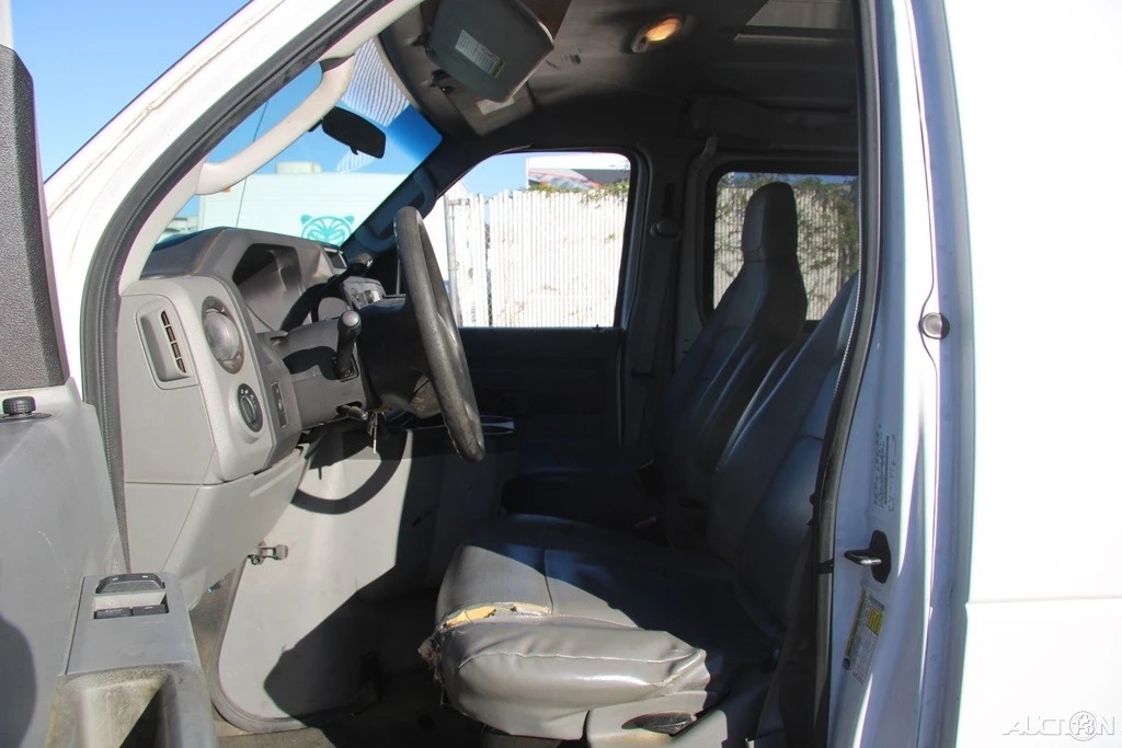 2011 Ford Econoline Van - Image 13 of 21