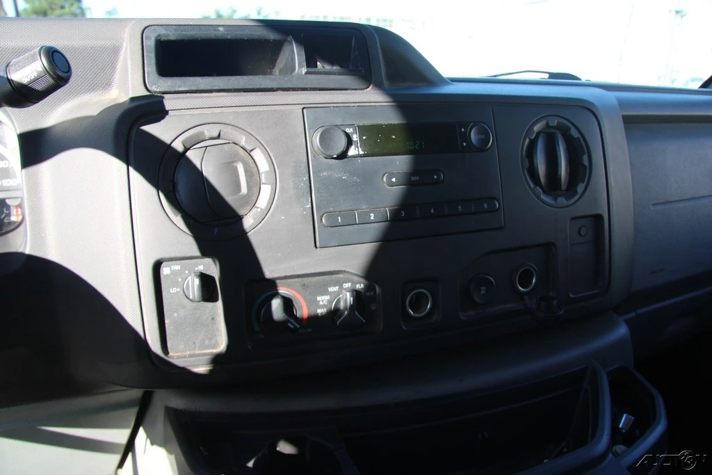 2011 Ford Econoline Van - Image 17 of 21