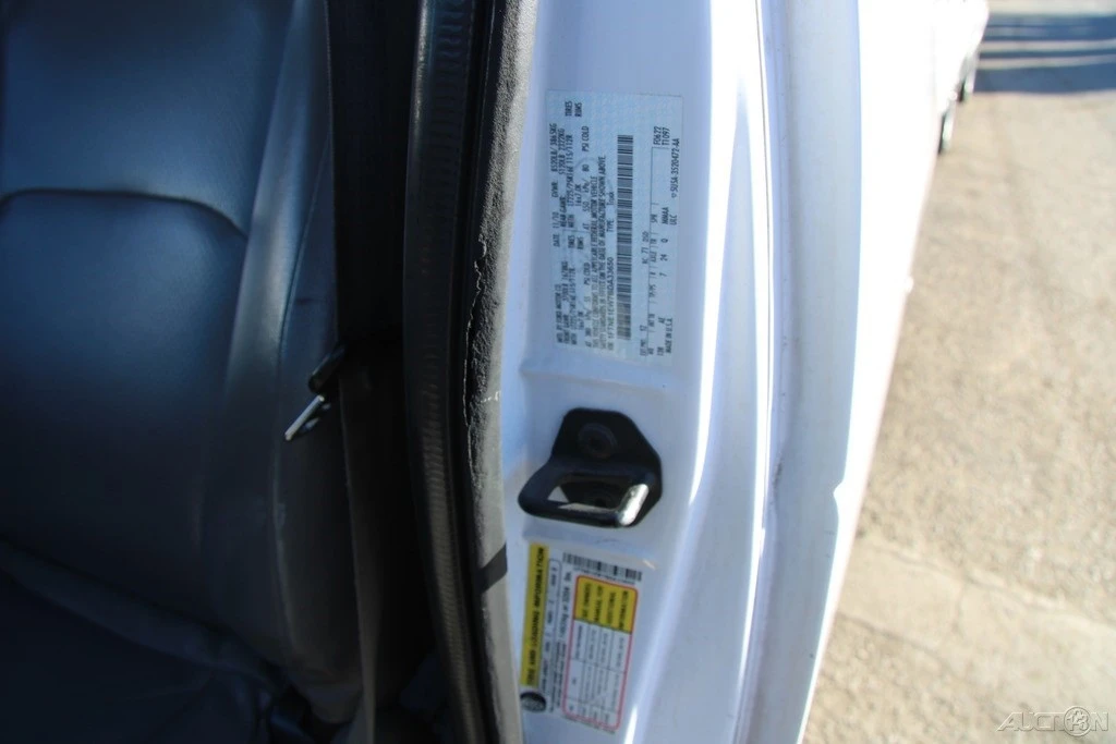 2011 Ford Econoline Van - Image 11 of 21