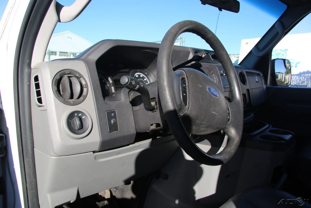 2011 Ford Econoline Van - Image 14 of 21