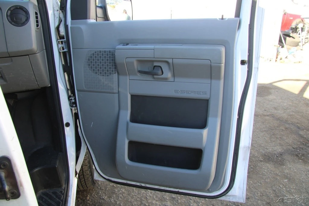 2011 Ford Econoline Van - Image 21 of 21