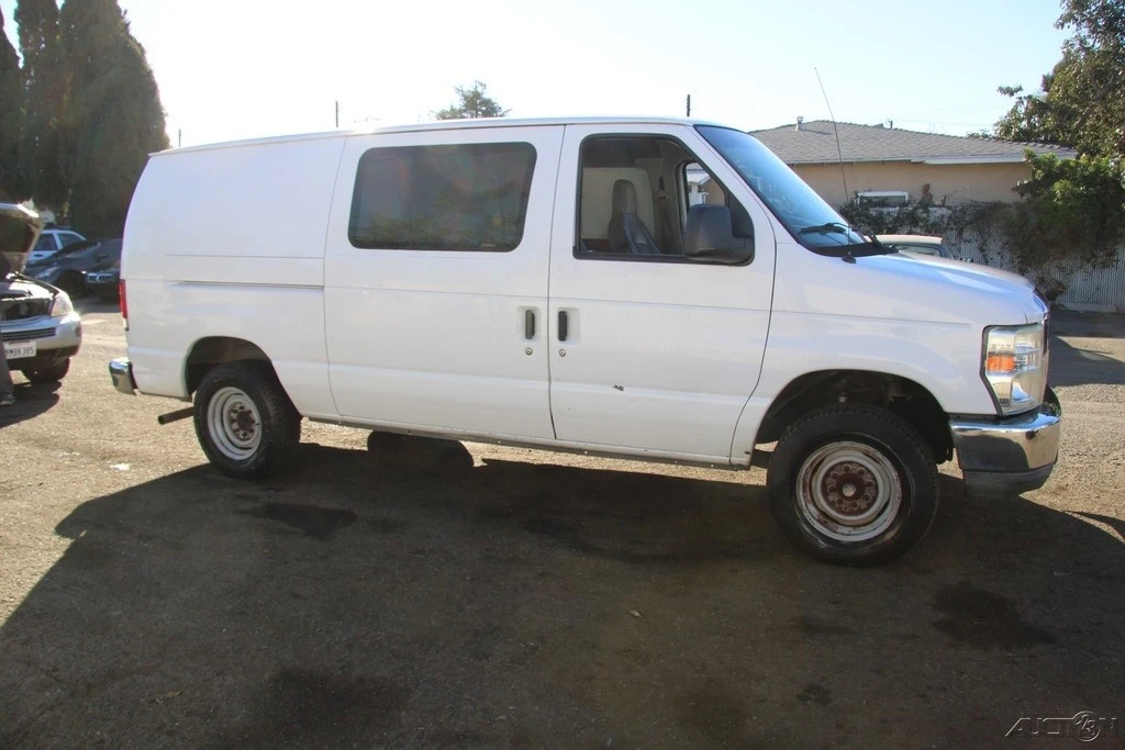2011 Ford Econoline Van - Image 8 of 21