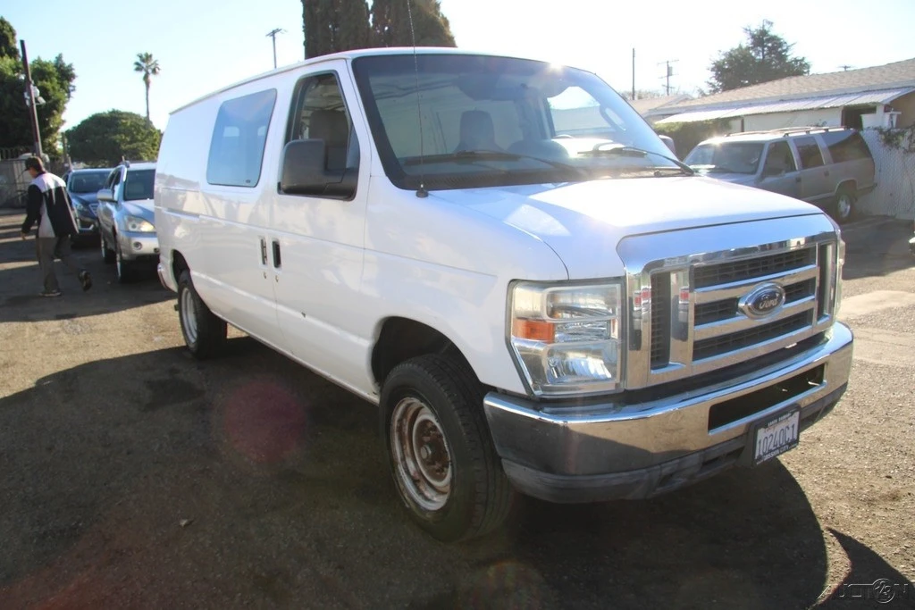 2011 Ford Econoline Van - Image 9 of 21