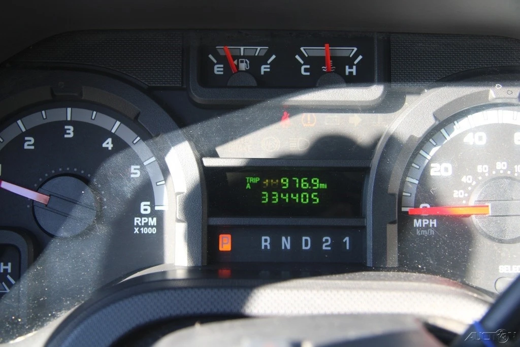 2011 Ford Econoline Van - Image 16 of 21