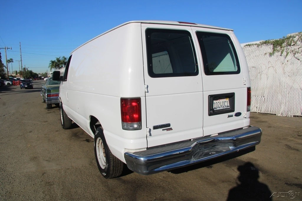 2011 Ford Econoline Van - Image 5 of 21