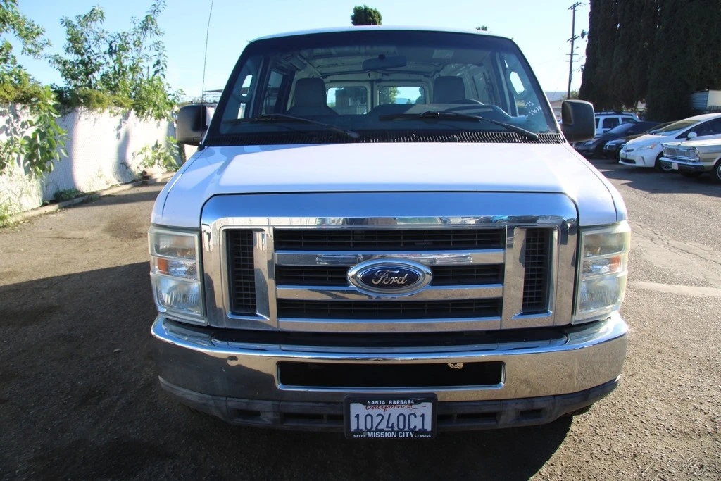 2011 Ford Econoline Van - Image 10 of 21