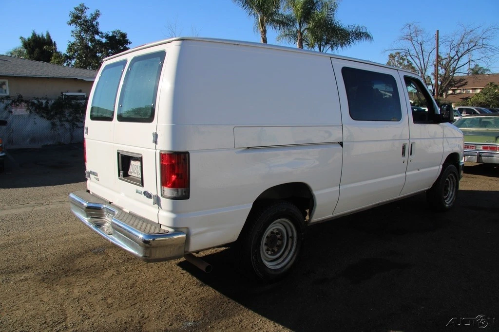 2011 Ford Econoline Van - Image 7 of 21