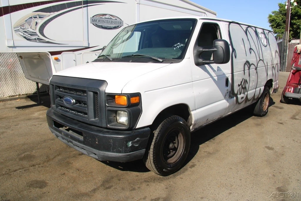 2011 Ford Econoline Van - Image 2 of 21
