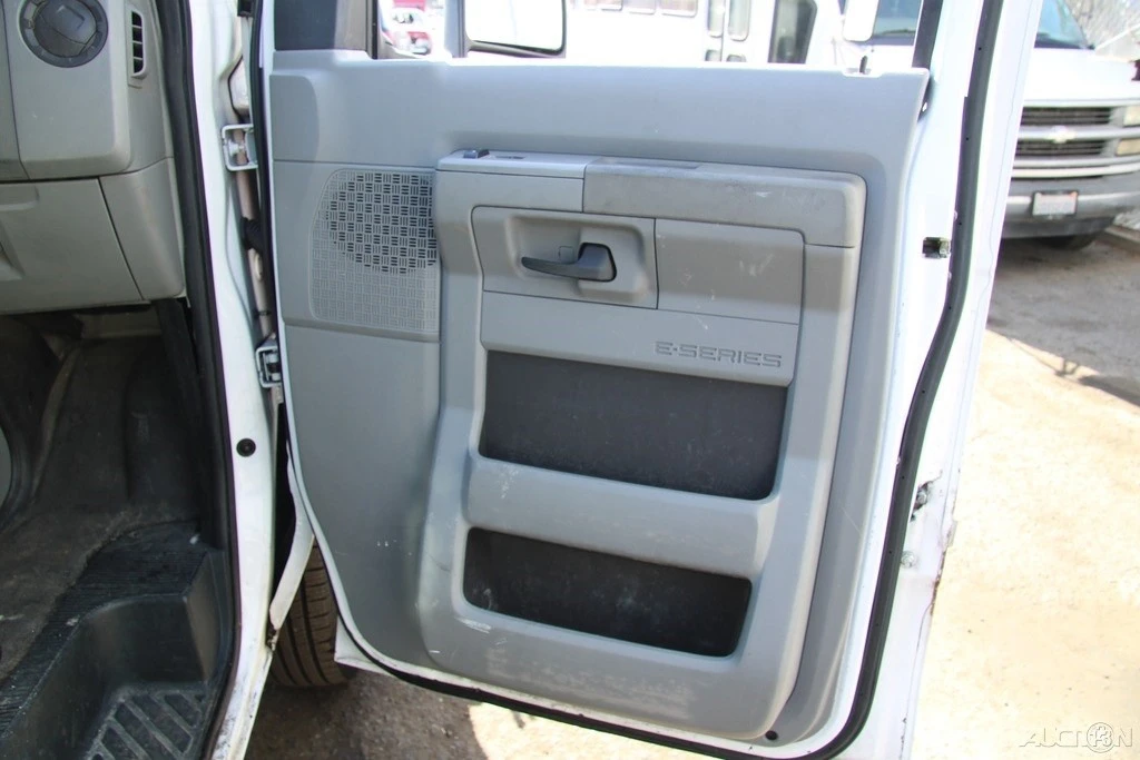 2011 Ford Econoline Van - Image 19 of 21
