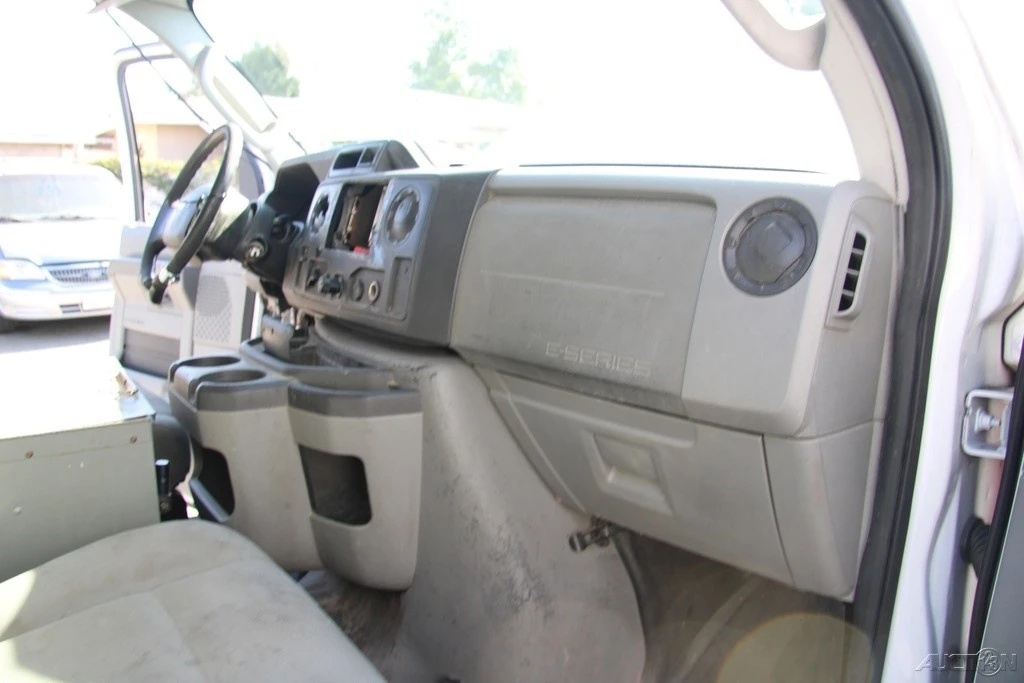 2011 Ford Econoline Van - Image 21 of 21