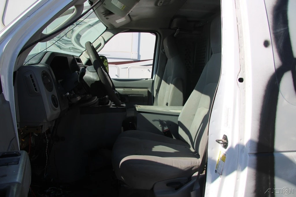 2011 Ford Econoline Van - Image 12 of 21