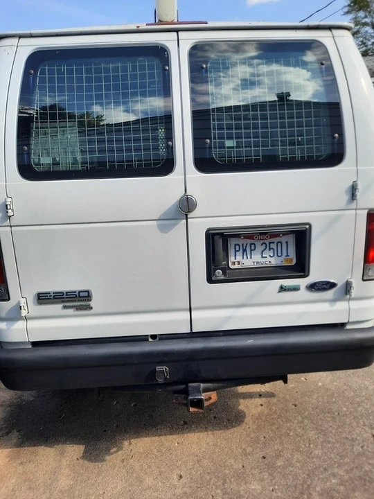 2011 Ford Econoline Van - Image 10 of 11