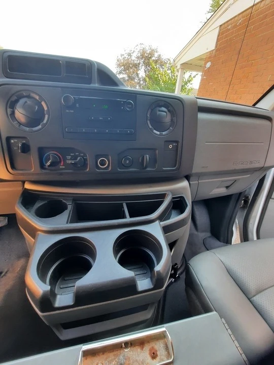 2011 Ford Econoline Van - Image 8 of 11
