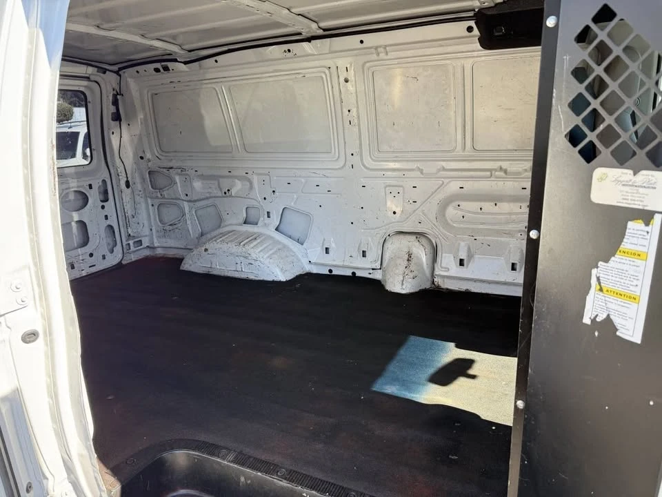 2011 Ford Econoline Van - Image 14 of 20